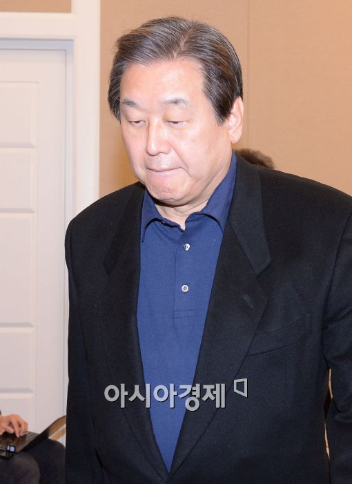 김무성, 흑인 유학생에게 "연탄이랑 얼굴색 같네" 사과 