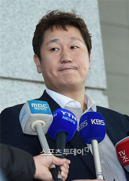 이대호, FA 미계약자 9위 "검증된 파워히터"