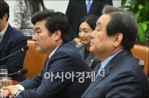 [포토]김무성·원유철, 긴급 기자회견