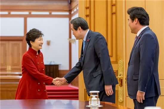 靑·與 "여야 합의법안 '대국민 홍보전' 펼칠 것"