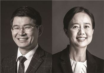 (왼쪽부터)삼성전자 미국 오스틴 반도체법인 심상필 전무, 삼성전자 종합기술원 장은주 마스터