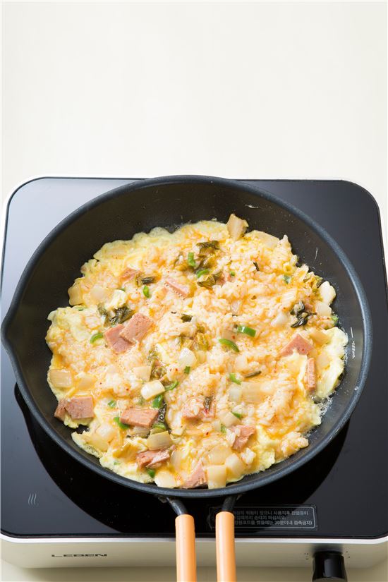 「오늘의 레시피」김치볶음밥 프리타타
