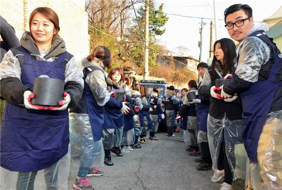 [포토]이디야커피, 사랑의 쌀·연탄 나눔 봉사활동 진행