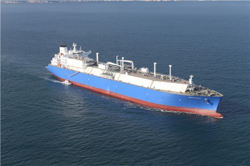 대우조선, 세계 최초 '천연가스 직분사' LNG선 시운전 완료 