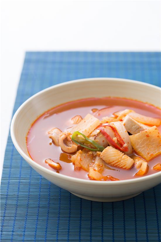 「오늘의 레시피」두부 오징어찌개