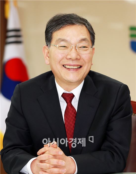 장만채 전남도교육감, 직무수행 지지도 8개월 연속 전국 1위