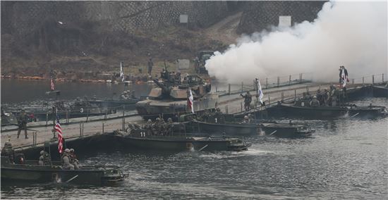 한미연합 도하훈련 현장 가보니