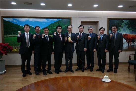 농협ㆍ지자체 손잡으니 농촌이 웃네