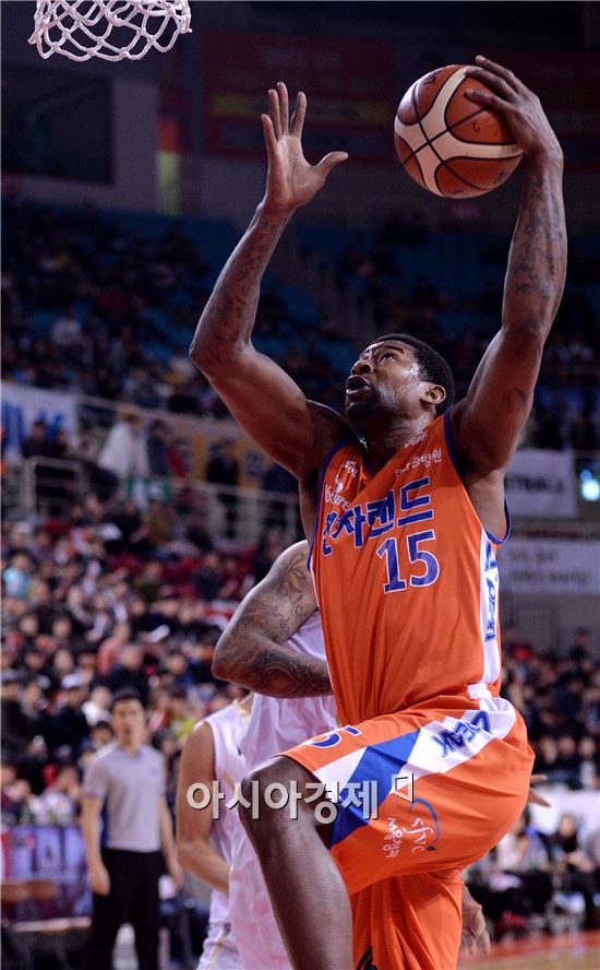 [포토]포웰, '포 주장이 돌아왔다'