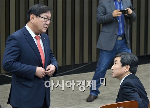 [포토]이야기하는 이종걸·김태년