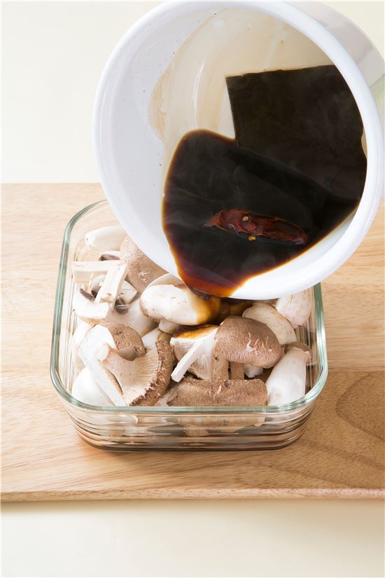 「오늘의 레시피」버섯 장아찌