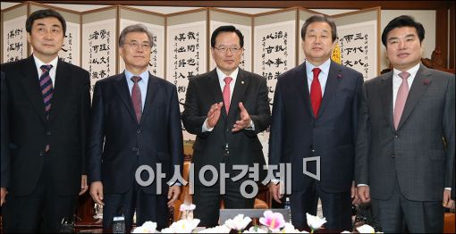 與野·의장, 선거구 획정 협상 3시간째…본회의 연기