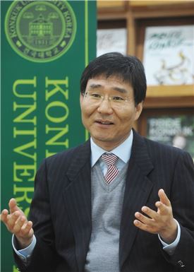 박찬규 건국대 입학처장(사진=건국대)