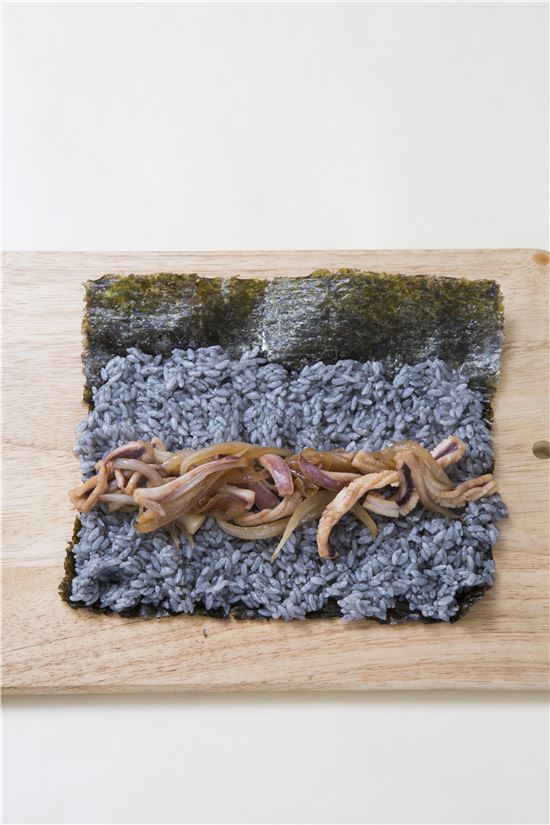 「오늘의 레시피」오징어먹물 김밥