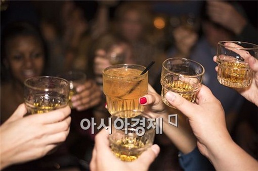 [나는돈이다]송년회, 전 빠지겠습니다