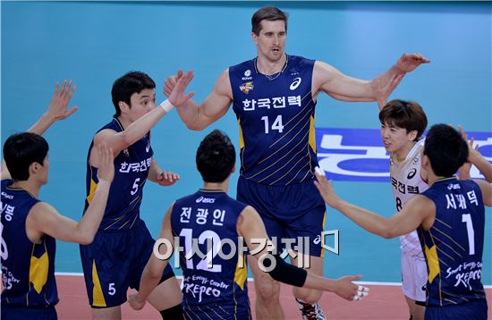 [포토]얀 스토크, '이번 득점 좋았어'