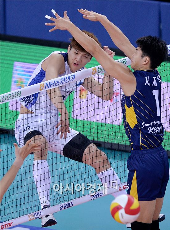 [포토]정지석, '과감한 강 스파이크'