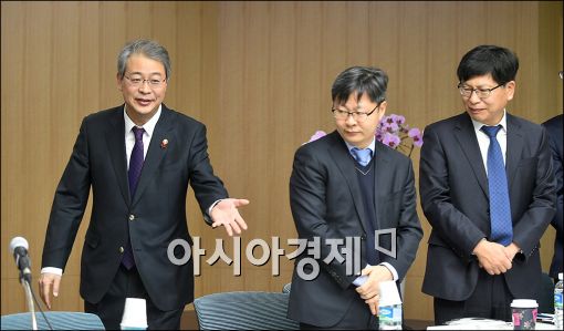 [포토]임종룡 위원장, 크라우드 펀딩 업계 조찬간담회