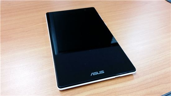 [뻔뻔한IT]가격으로 승부한다…10만원대 보급형 태블릿 '젠패드C 7.0' 사용기