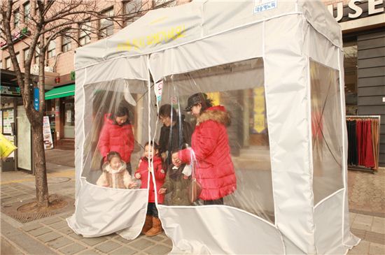 언몸 녹이는 관악구 '동장군 대피소’ 등장 