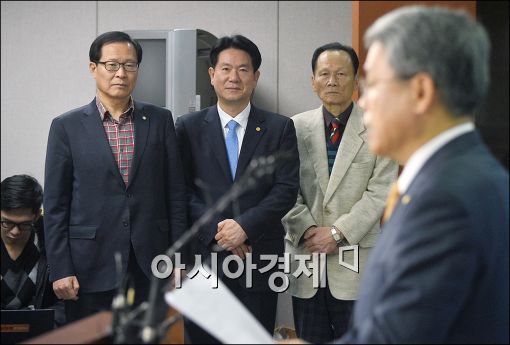 [포토]김동철 의원 탈당 지켜보는 탈당파