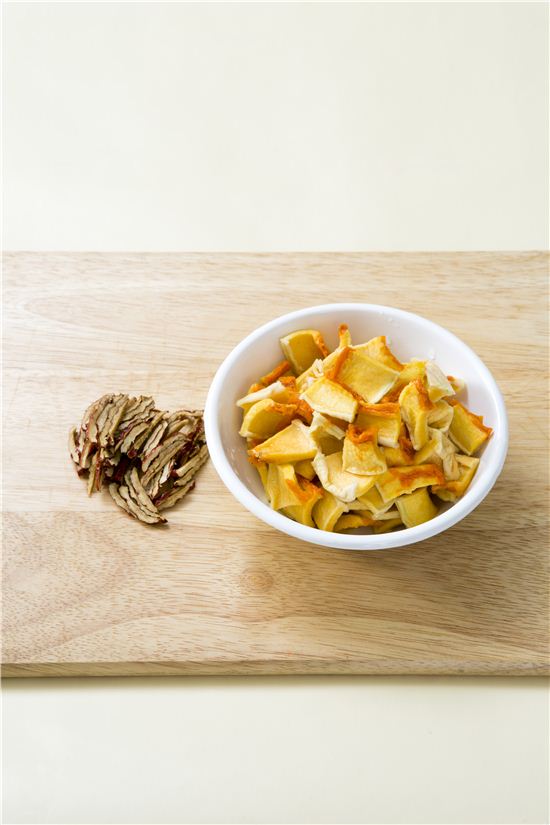 「오늘의 레시피」호박말랭이 찜케이크