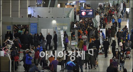 [포토]연말연시, 붐비는 인천공항