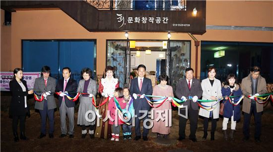 영암군,‘행복학습센터’수강생 작품전시회 및 나눔행사 개최