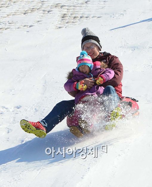 [포토]신나는 눈썰매 삼매경