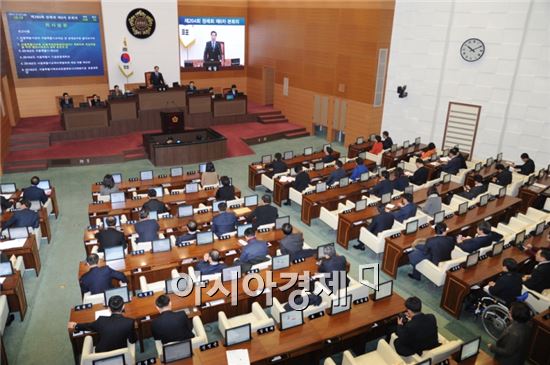 서울시의회, 정부 노동정책 반대성명 "노동자 일방적 희생 강요"