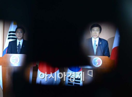 [포토]韓-日 외교장관 공동 기자회견 
