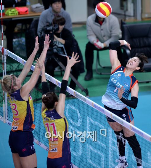 [포토]이소영, '블로킹 뚫고 말거야'