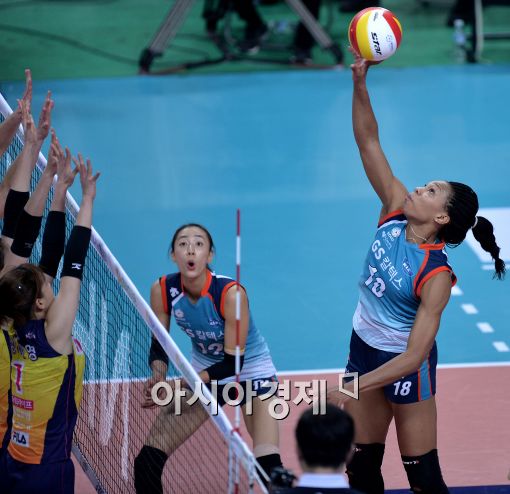 [포토]캣벨, '가볍게 팁 공격'