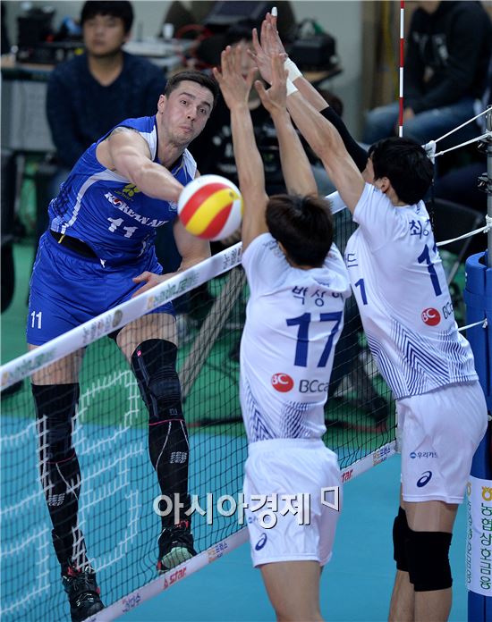 [포토]모로즈, '빈 틈을 향해 정확히!'