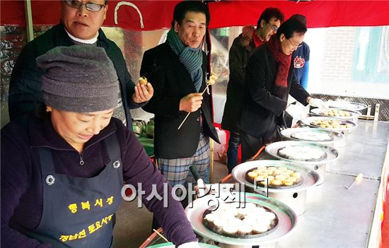 장흥 토요시장상인, 국화빵 사랑의 온기 전달