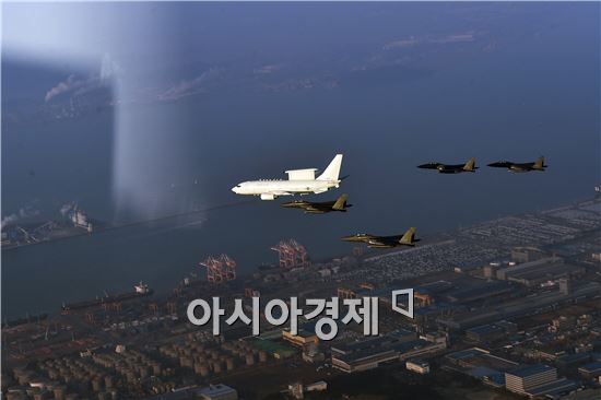 새해 초계비행 나선 F-15K 전투기 더 강해졌다