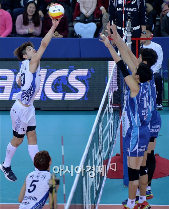 [포토]팁 공격 시도하는 정지석