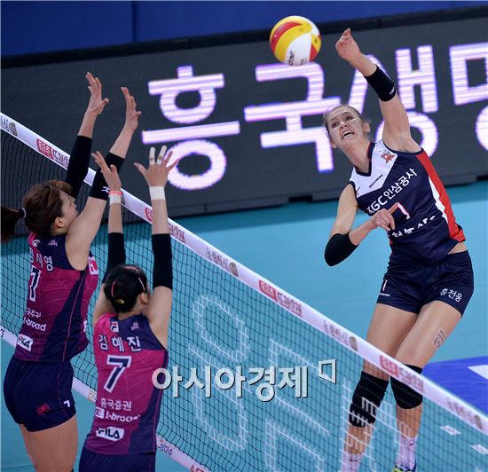 [포토]헤일리, '거침없는 강타'