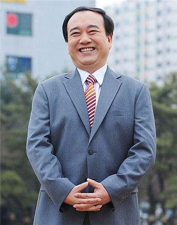 배우 김하균, 연하 여친과 '운명적인' 백년가약