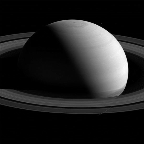 ▲카시니 호가 올해 토성의 극지를 반복적으로 탐험할 예정에 있다.[사진제공=NASA]