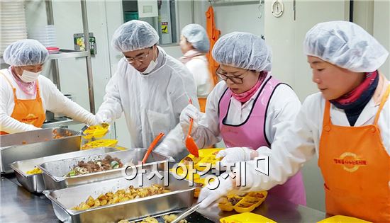 최경환 광주북구(을)후보,“자활기관 자미푸드 도시락 봉사로 새해 열어”