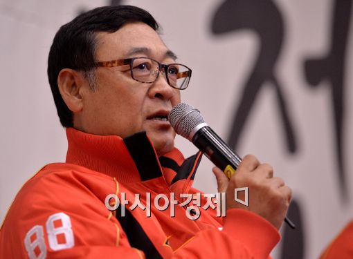 SK 와이번스, 김용희 감독과 재계약 안 한다 