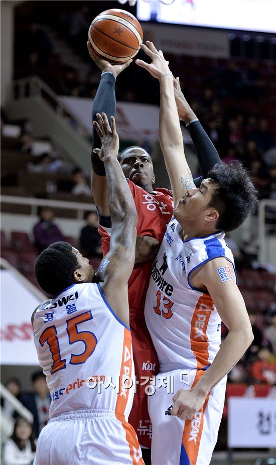 [포토]로드, '두 명 정도는 붙어줘야 할만하지'