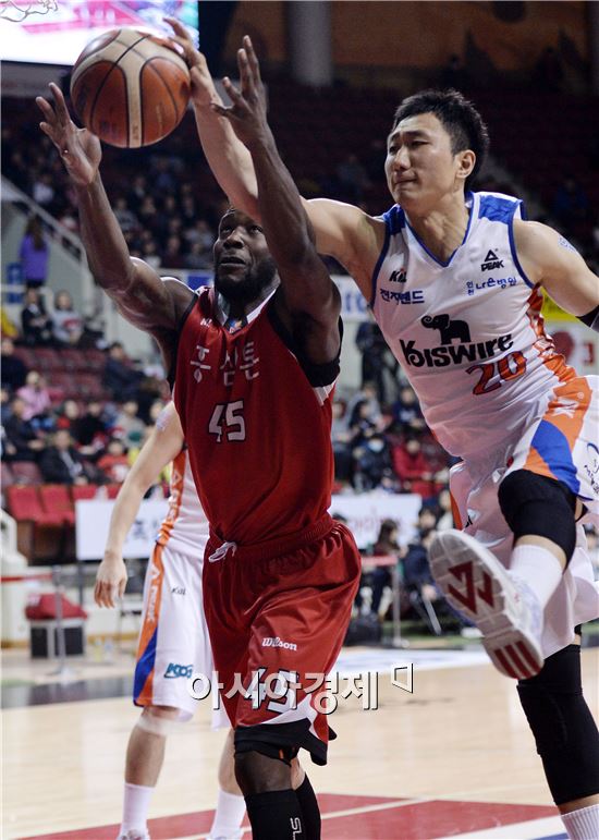 [포토]'리바운드는 누구에게'