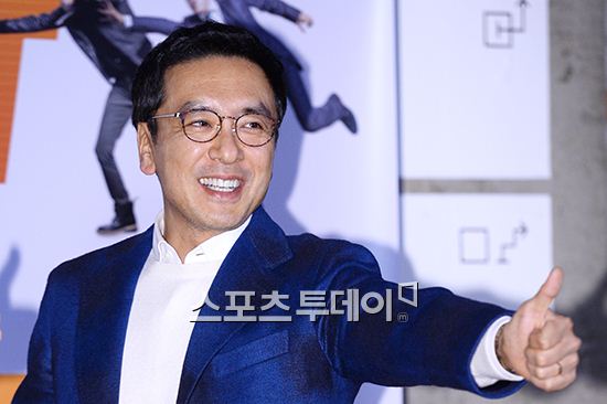 김승우, 단편 영화 연출 '언체인드 러브'로 감독 데뷔