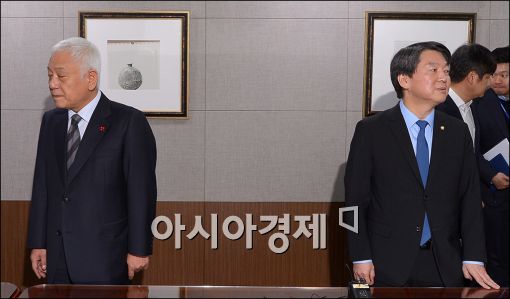 김한길 국민의당 상임선대위원장(왼쪽) 안철수 국민의당 공동대표(오른쪽).