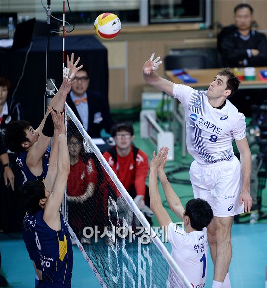 [포토]알렉산더, '토스가 너무 길어'