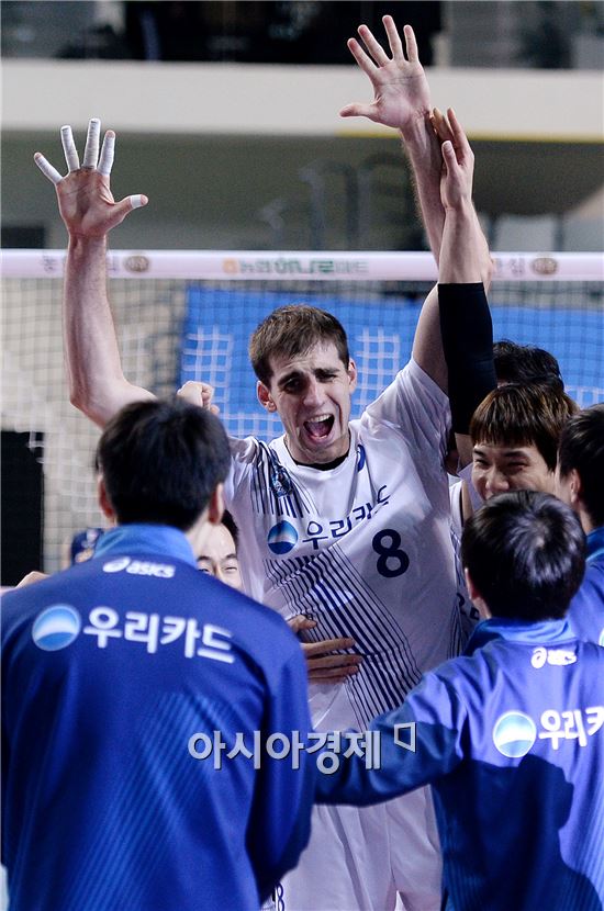 [포토]알렉산더, '팀을 구한 해결사'