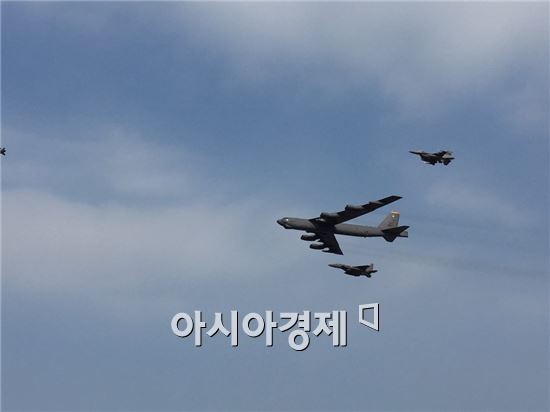 미국의 핵심 전략무기인 'B-52' 장거리 폭격기 (사진=국방부 공동취재단)