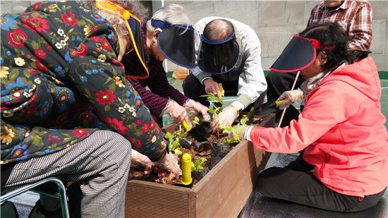 암보다 무서운 치매....극복 방안?